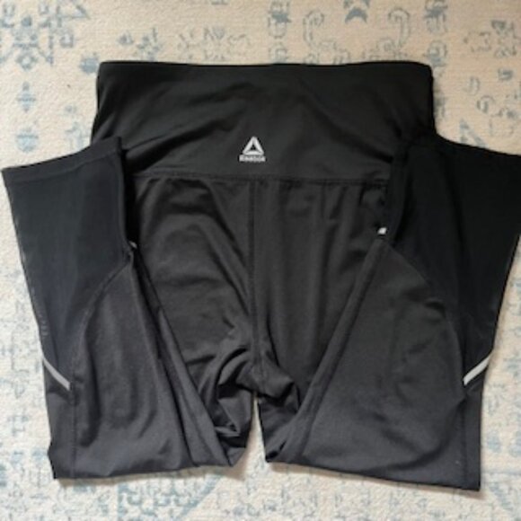 🧡 3/15 Reebok Black Cropped Leggings Women's M - Picture 8 of 9